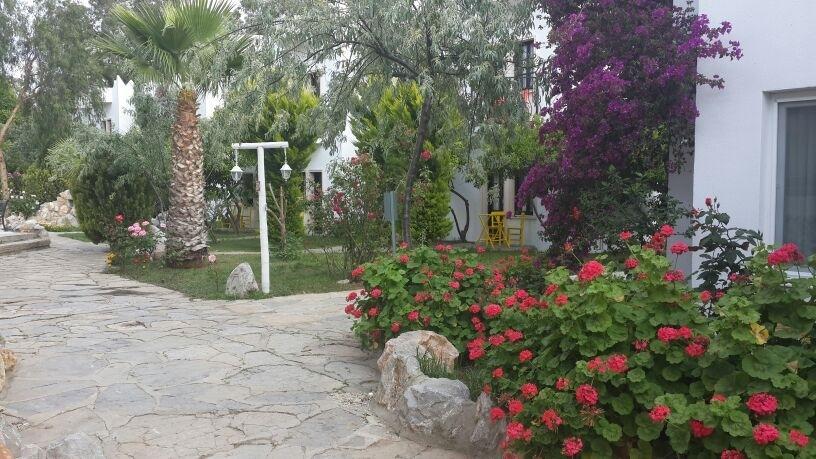 Safir Hotel Битез Екстериор снимка