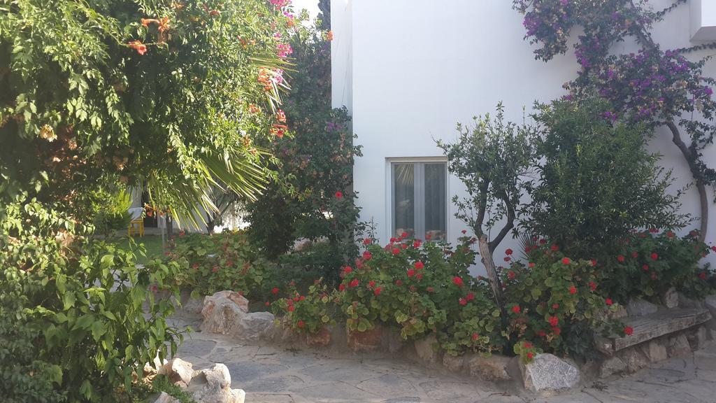 Safir Hotel Битез Екстериор снимка