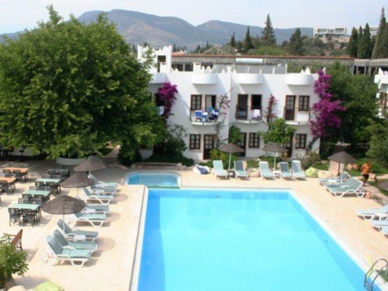 Safir Hotel Битез Екстериор снимка