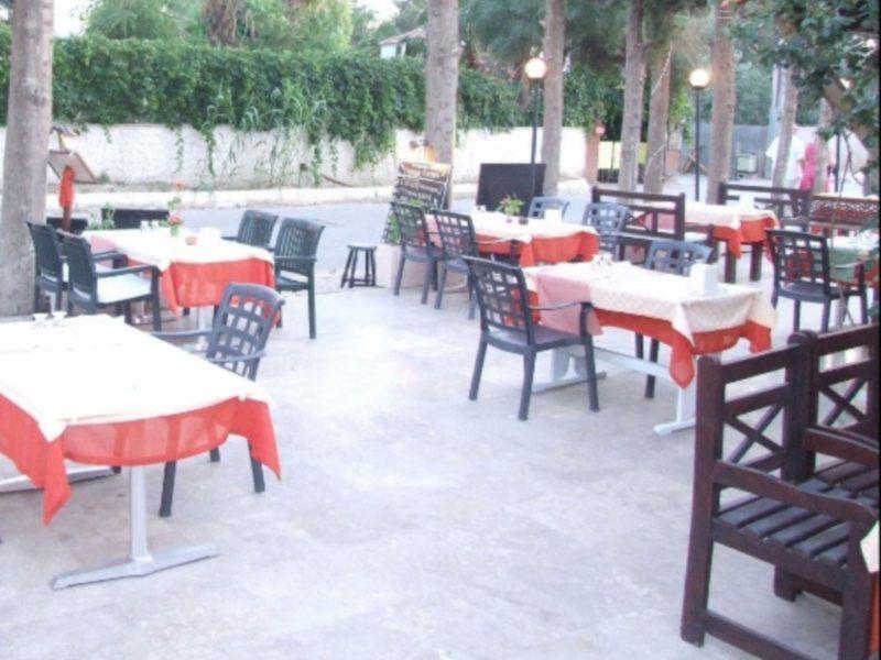 Safir Hotel Битез Екстериор снимка