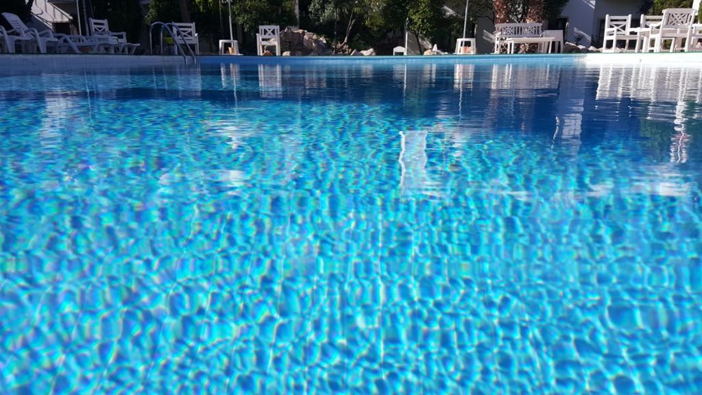Safir Hotel Битез Екстериор снимка