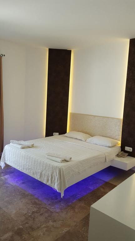 Safir Hotel Битез Екстериор снимка