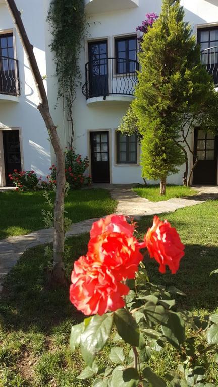 Safir Hotel Битез Екстериор снимка